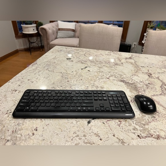 Medion Wireless Keyboard & Mouse Set - Picture 2 of 3